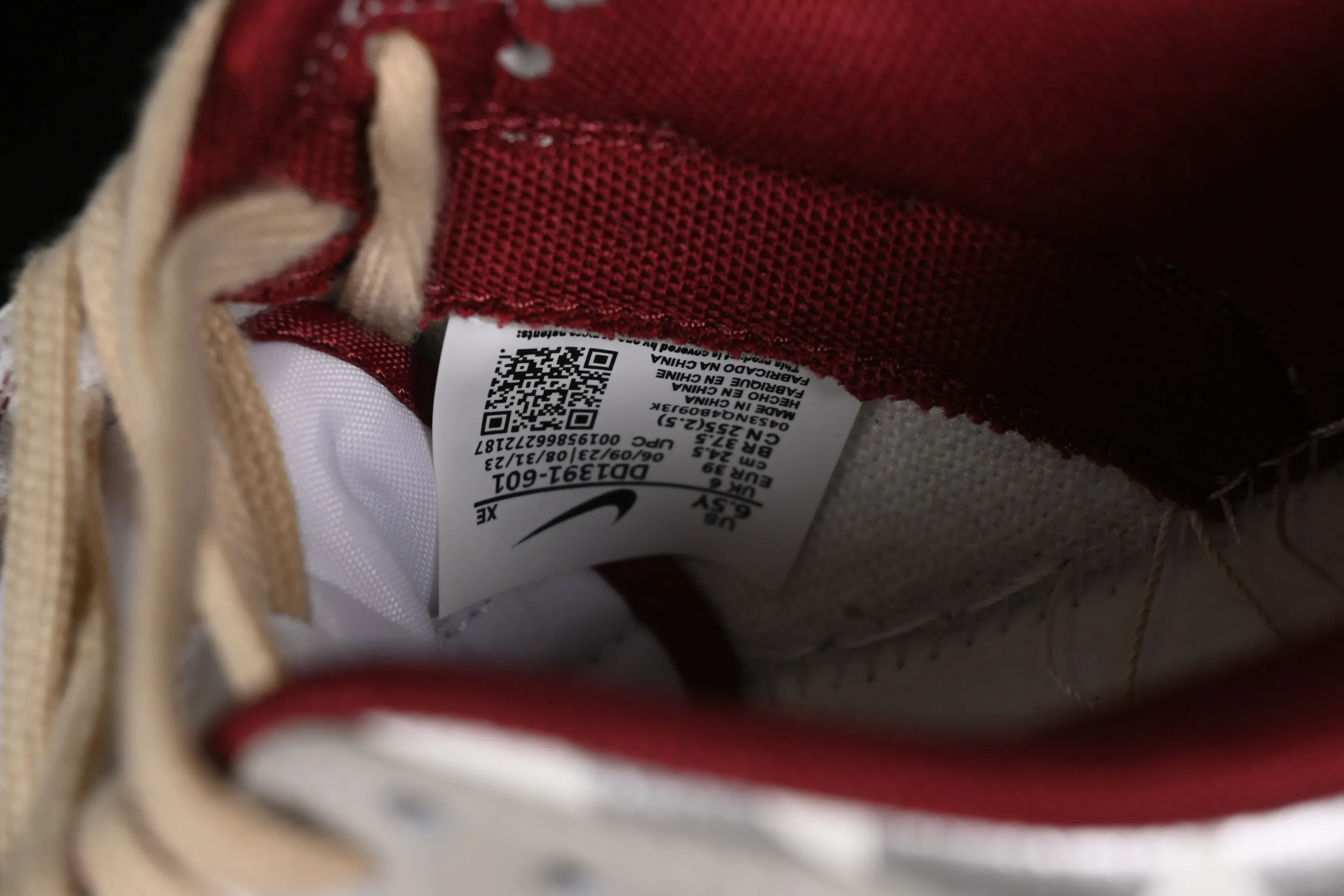 All Categories Nk SB Dunk Series Nk SB Dunk Low Low-top sneakers Nk Dunk Low Panda Prank Year of the Dragon limited team red SB low-top casual sneakers DD1391-601